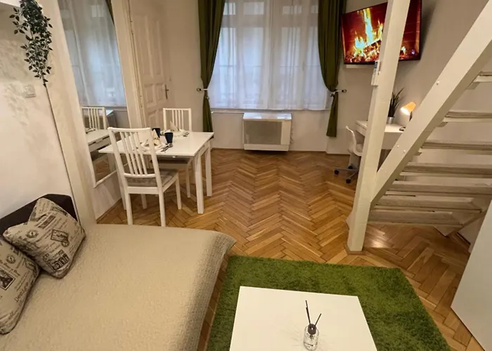 Downtown Majestic Apartment